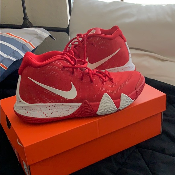 kyrie 4 team shoes